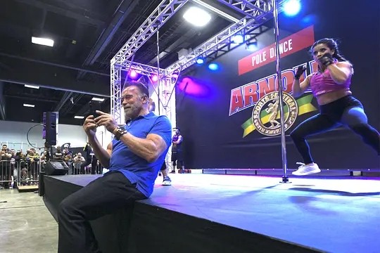 施瓦辛格illbeback,阿诺德施瓦辛格高清海报