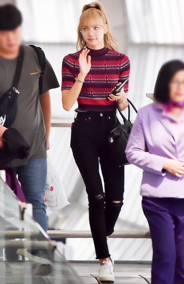 针织衫短袖怎么穿更有高级感,今夏穿这三件短袖时髦又好看