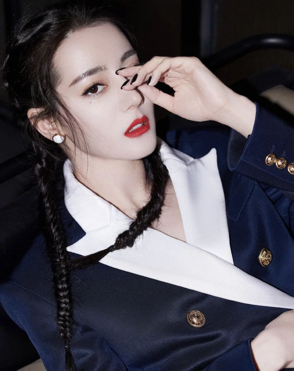 适合披头发显脸小的发型,2019流行这4款发型也太显脸小了