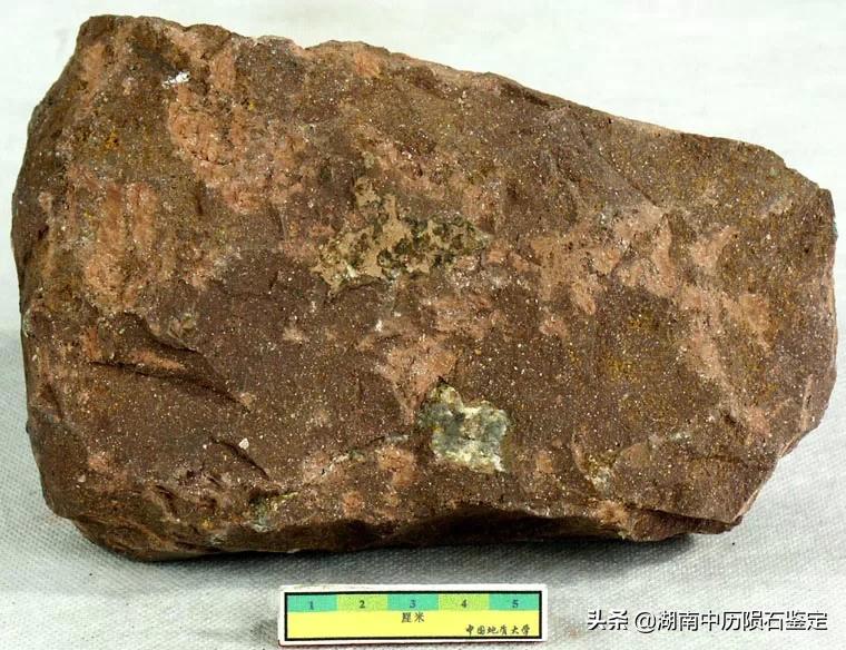 月球陨石与地球矿石的区别,月球陨石和矿石有什么区别