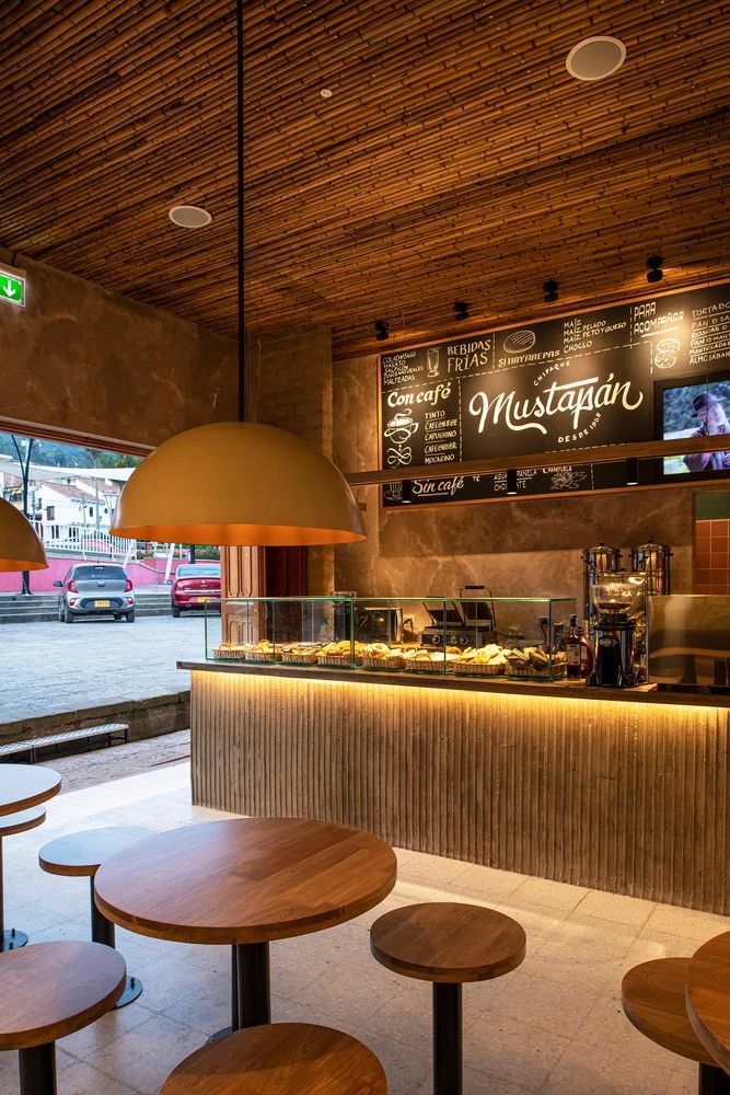 咖啡馆的闲暇时光,咖啡馆里惬意美好的时光