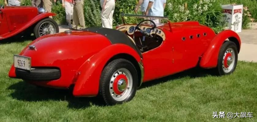 后备箱放备胎地方在哪呢,后备箱下面除了备胎还有什么