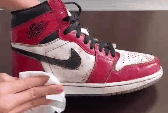 擦鞋神器鞋边发黄了怎么洗,小白鞋发黄神器靠谱吗