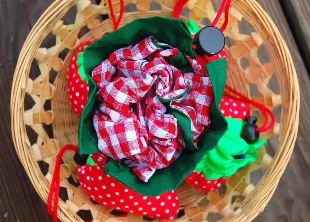 废旧衣服做购物袋视频,旧衣服做环保购物袋