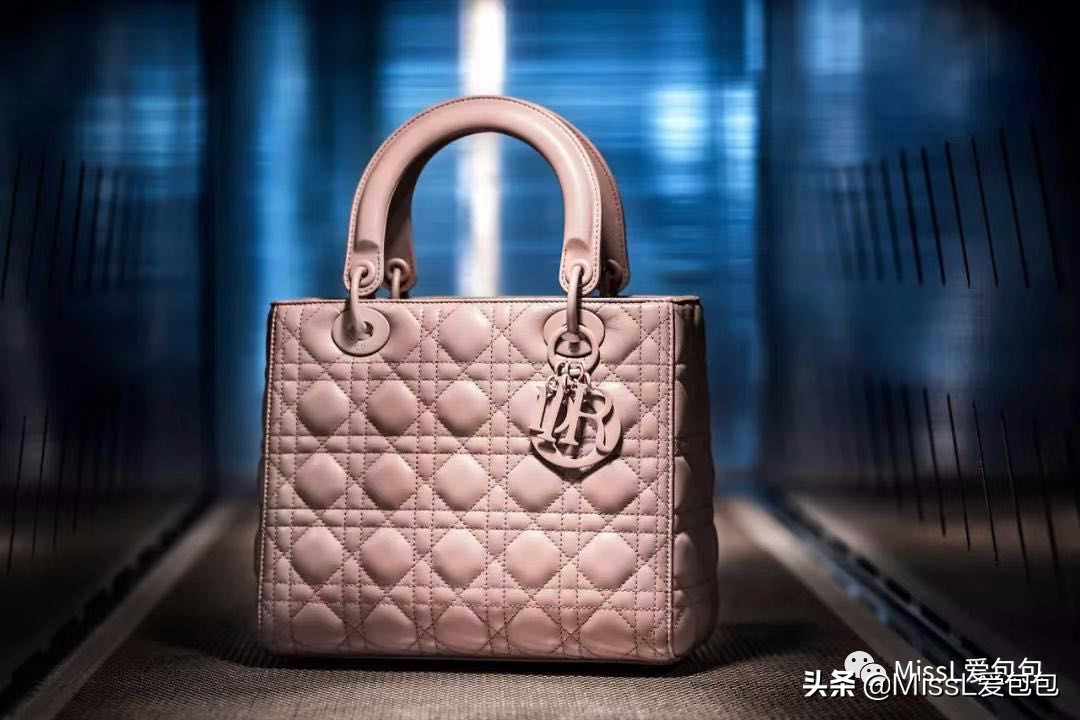 母亲节给妈妈做什么样的包包,母亲节该送什么样的包包