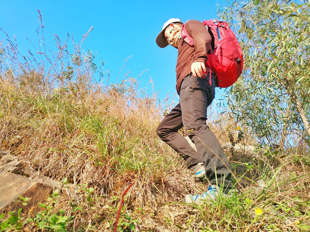 温暖舒适轻盈灵活——阿迪达斯HYBDSTRPTWT18男子户外长裤测评