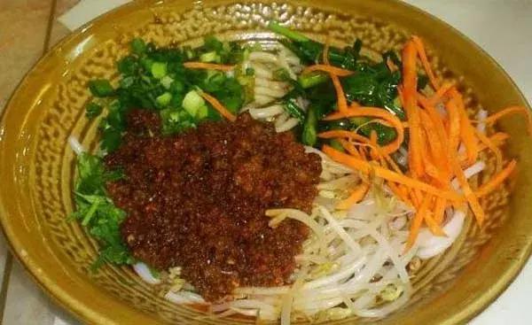 云南米线前十,舌尖上的云南过手米线