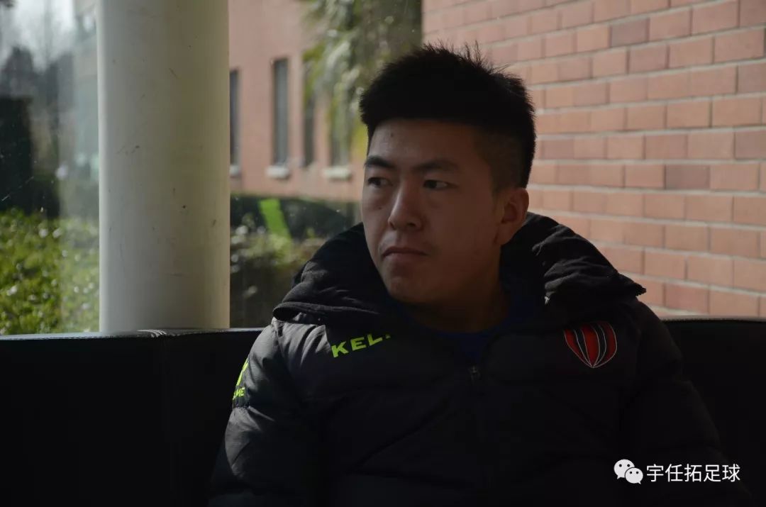 失业四次、卖过卤菜……30岁的他们依然为足球梦想努力