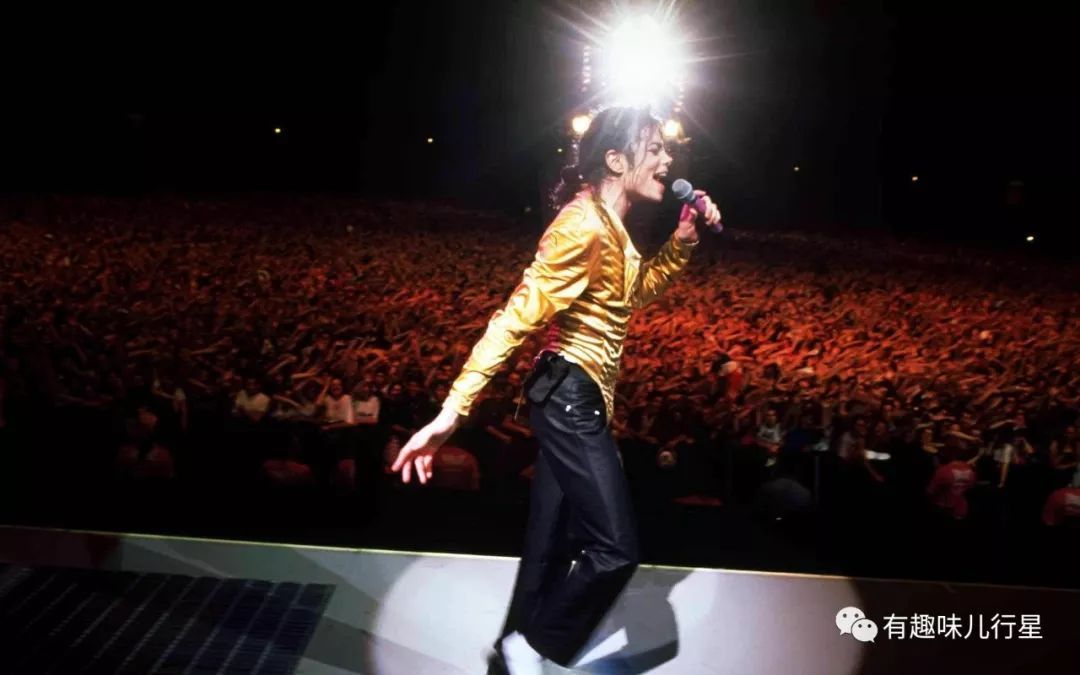 音乐会现场致敬michaeljackson,michaeljackson最经典演唱会