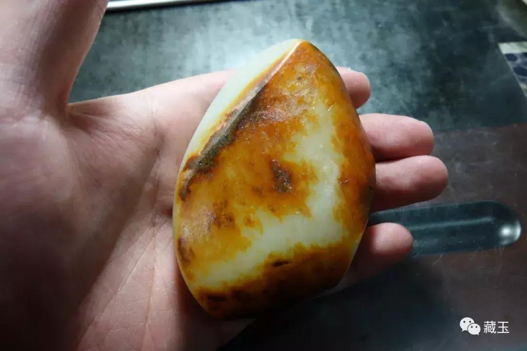 俄料和田玉为什么比较便宜 (俄料和田玉真的盘不出来吗)