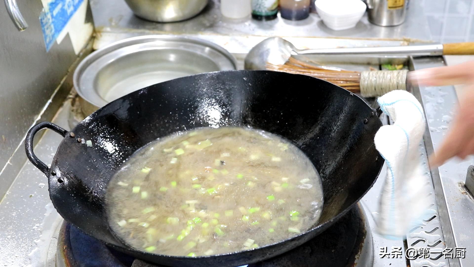 河南肉面条汤面条,河南面食糊汤面