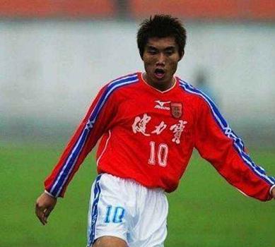 和队员们说再见,跟足球队说再见