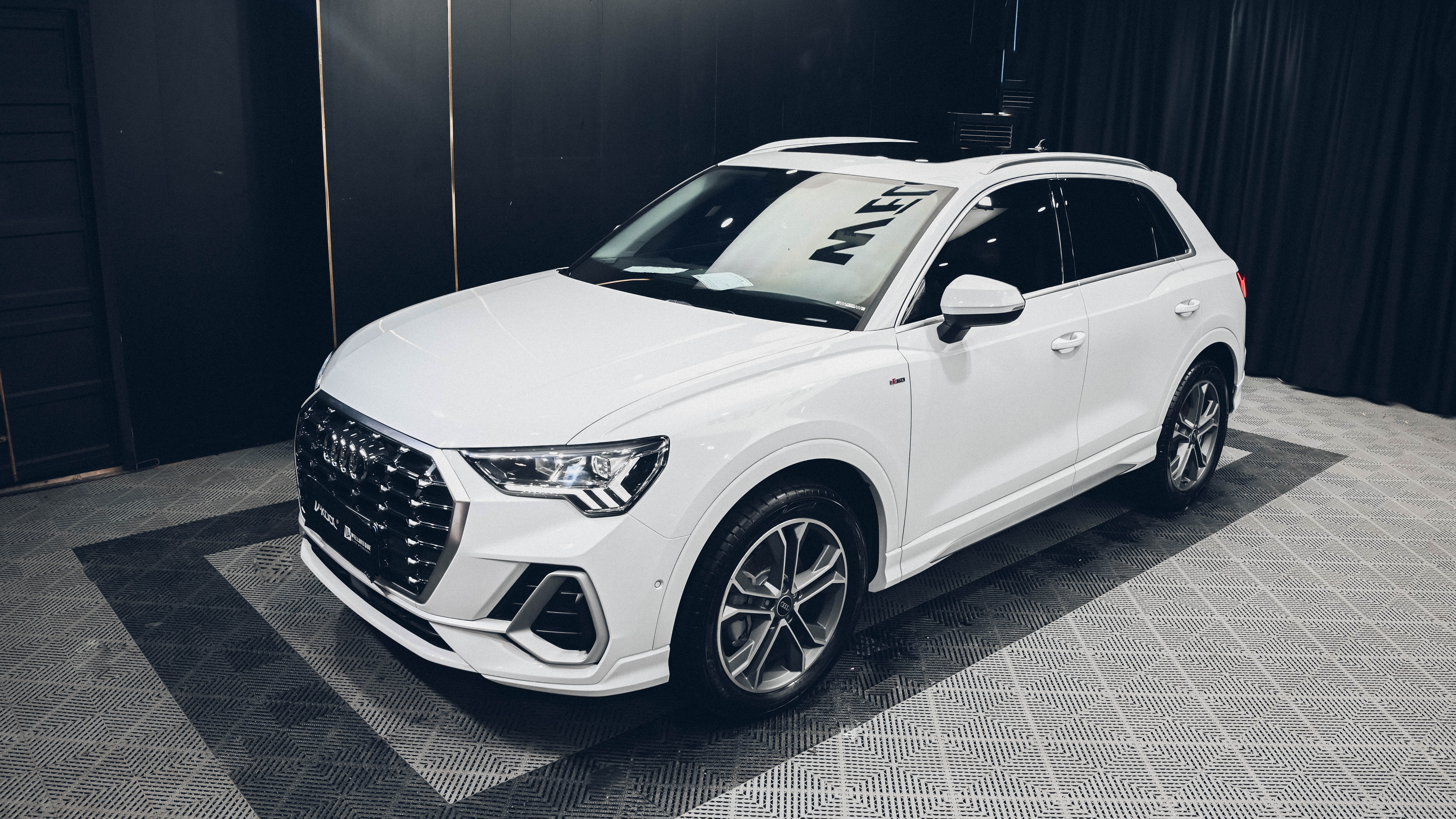 奥迪q3隐形车衣价格2014年,奥迪q3贴xpel隐形车衣多少钱