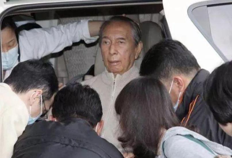 98岁高龄赌王不愿离开人世，每月续命药上亿，现在怎么样了？