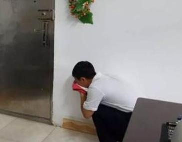 下边有异味会自愈吗,医生提醒嘴里出现这种变化需小心