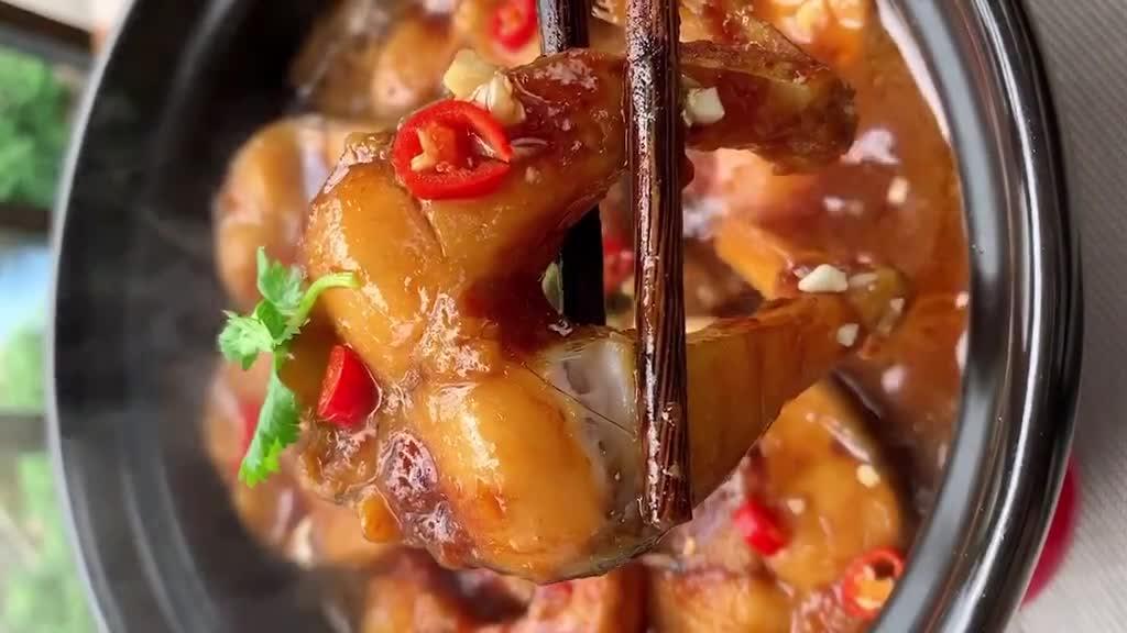 怎么炖鱼好吃又简单砂锅炖草鱼,砂锅草鱼汤怎么炖才能好喝