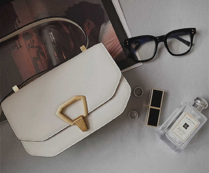 mk水桶包和蔻驰水桶包哪个值得,mk包比蔻驰好看