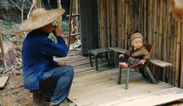 大爷造鲁班凳,60岁中国大爷徒手做鲁班凳