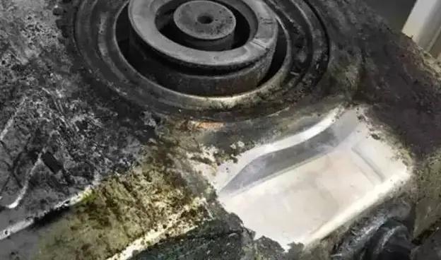 厨房的竹锅刷怎么清洗,做饭用的锅脏了该怎么刷呢