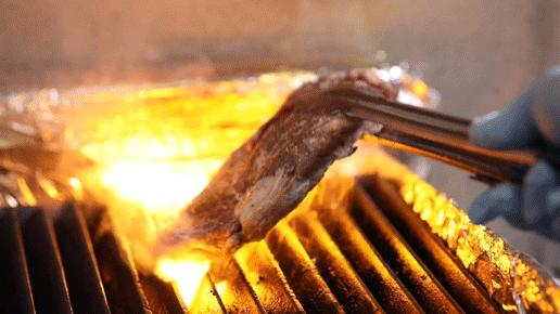 一挤就爆奶的超薄0.1pizza，被外国朋友吹上天