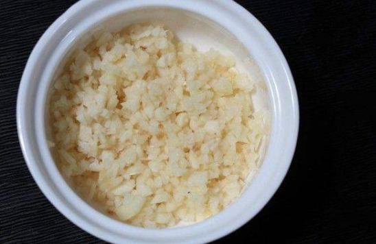 北方吃大蒜正确吃法,北方人爱吃大蒜的原因