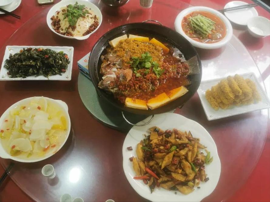 聚龙泉山庄团购,聚龙泉山庄地址