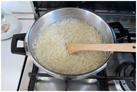 粥怎么煮好吃又不溢锅,煮粥老是溢锅怎么办