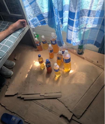 女朋友说她脖子上的红印是吃烤地瓜不小心烫到的，我是不是想多了