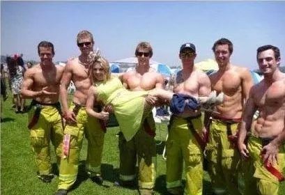 澳大利亚慈善消防员,澳大利亚消防员拯救动物