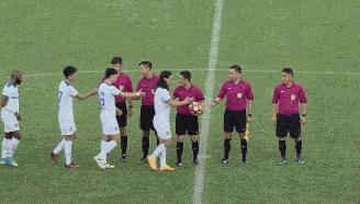 中国足球爆笑动态图,足球比赛搞笑动图高清