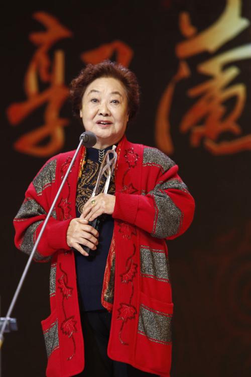 郭兰英为什么没有生小孩,歌唱家郭兰英有孩子吗