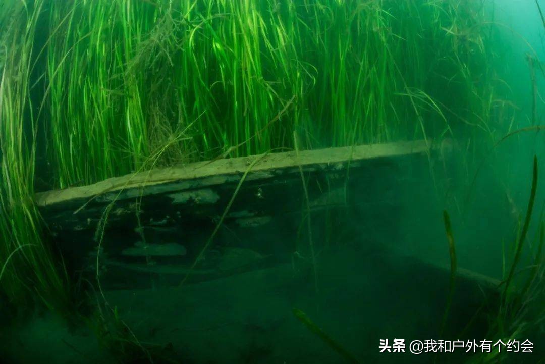 户外实录，爱好者深潜抚仙湖底，探秘古滇国古城遗址，看到什么？