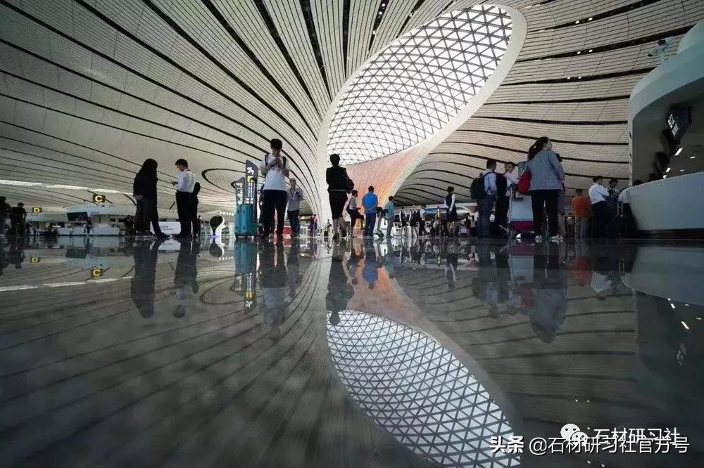 金凤凰机场,北京大兴国际机场凤凰展翅航站楼