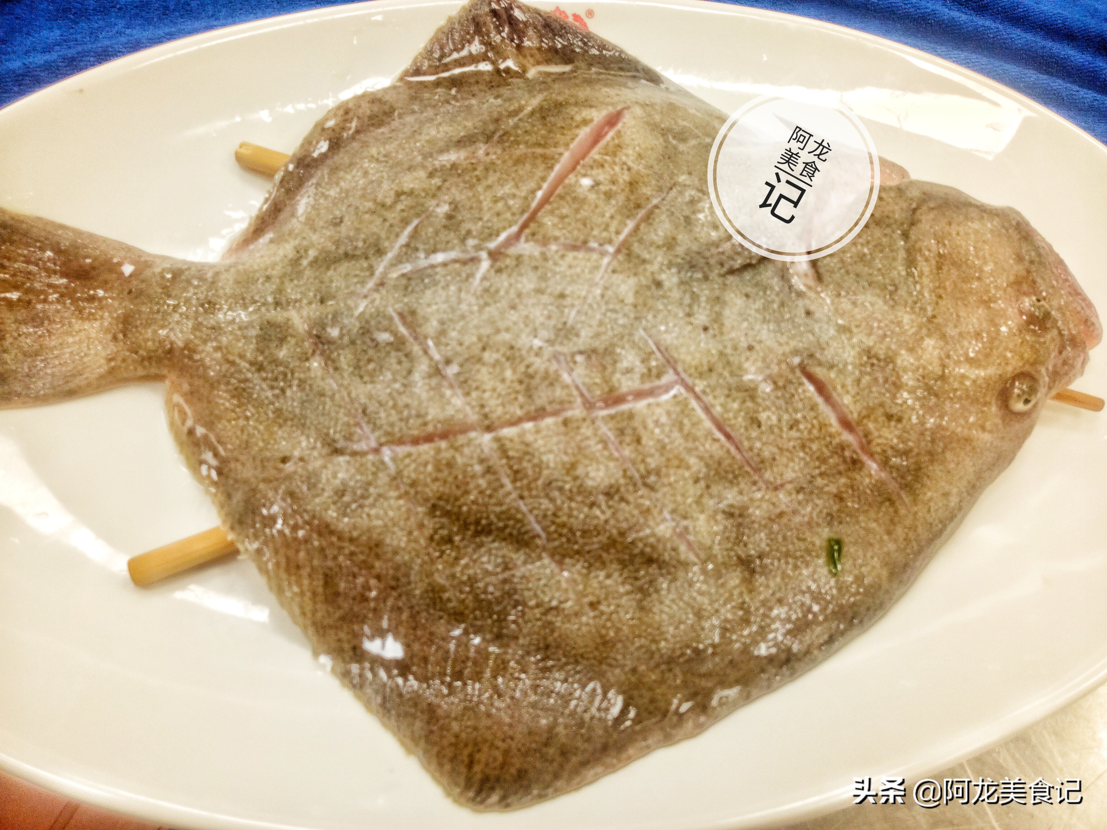 大厨清蒸多宝鱼的正确做法,怎么煮清蒸多宝鱼简单又好吃