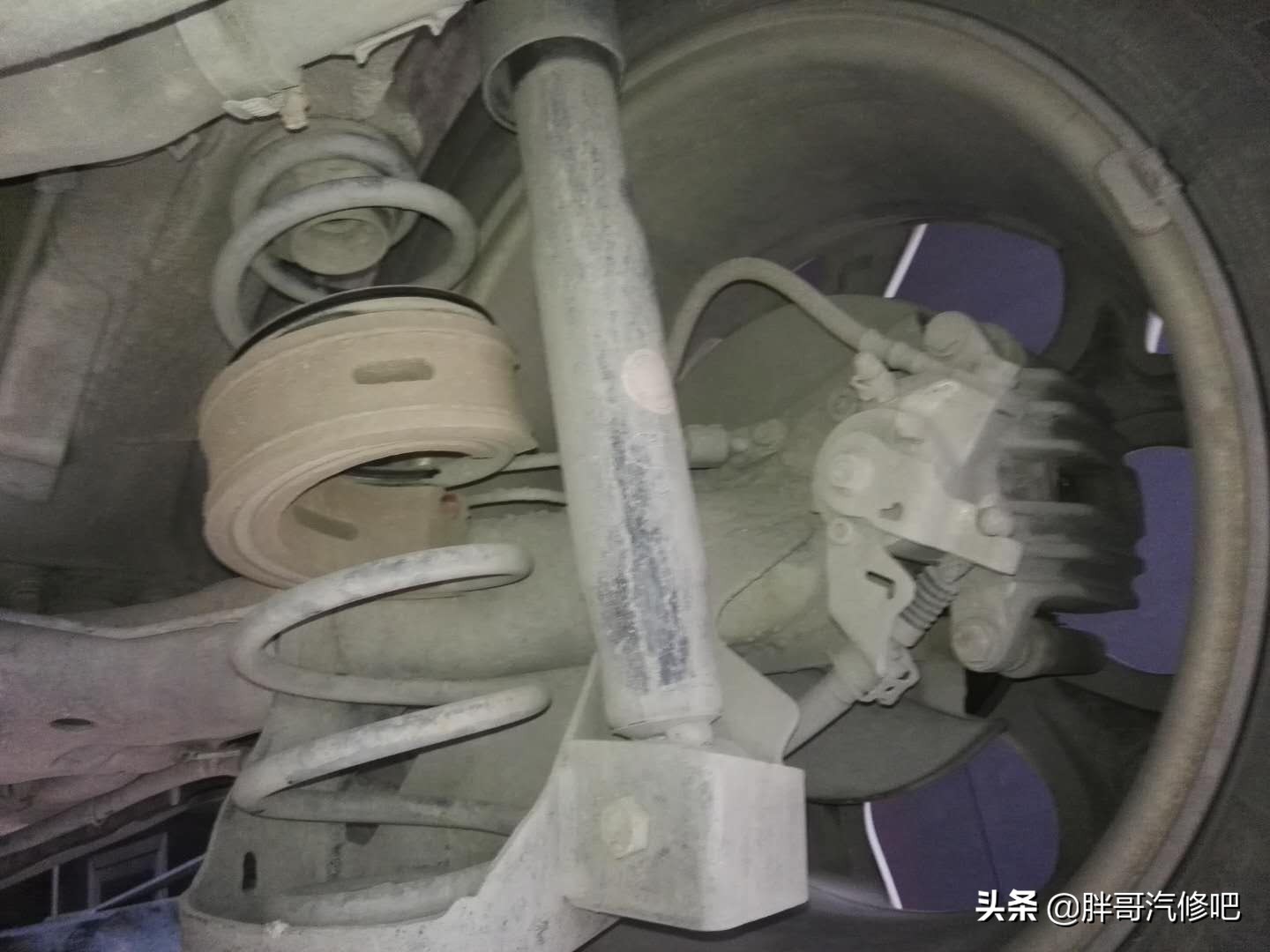 二手车底盘该怎么看车况,二手车底盘怎么鉴定