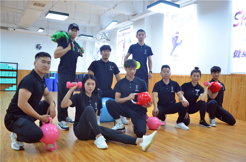 用爱心托起未来和希望洛阳五度健身捐资助教梁村小学操场竣工典礼