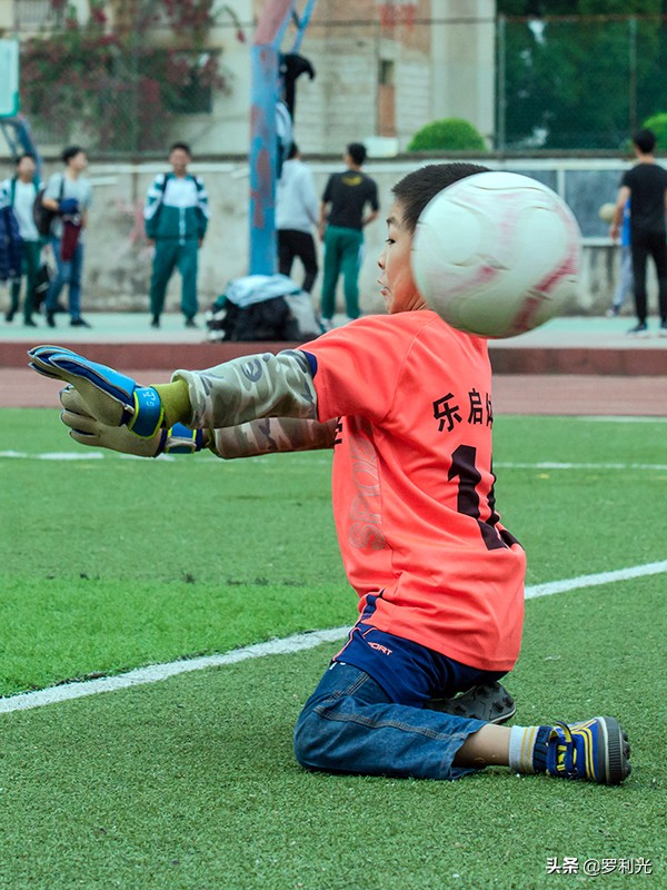 奔跑吧第二季足球少年,奔跑吧足球小将视频讲解
