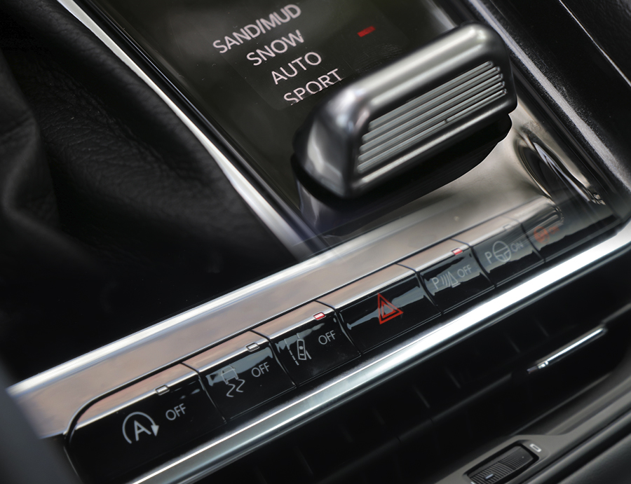 jeep指南者车机系统升级,jeep指南者2017款换导航车机系统