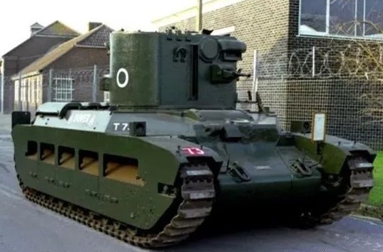 玛蒂尔达坦克介绍,英国玛蒂尔达坦克内部视角