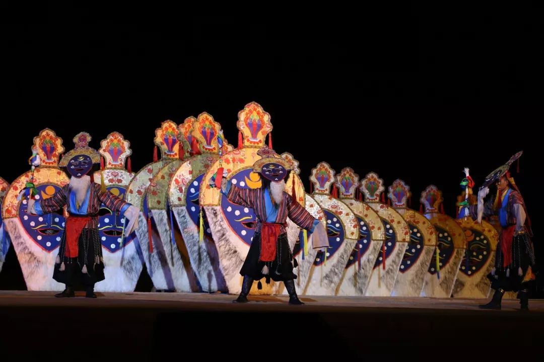 大昭寺刷金佛全过程,大昭寺可以给佛像涂金吗