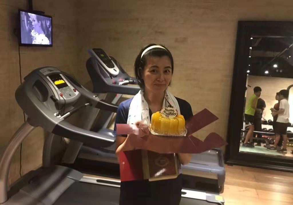 蒙嘉慧几岁和郑伊健谈恋爱,蒙嘉慧郑伊健恋爱