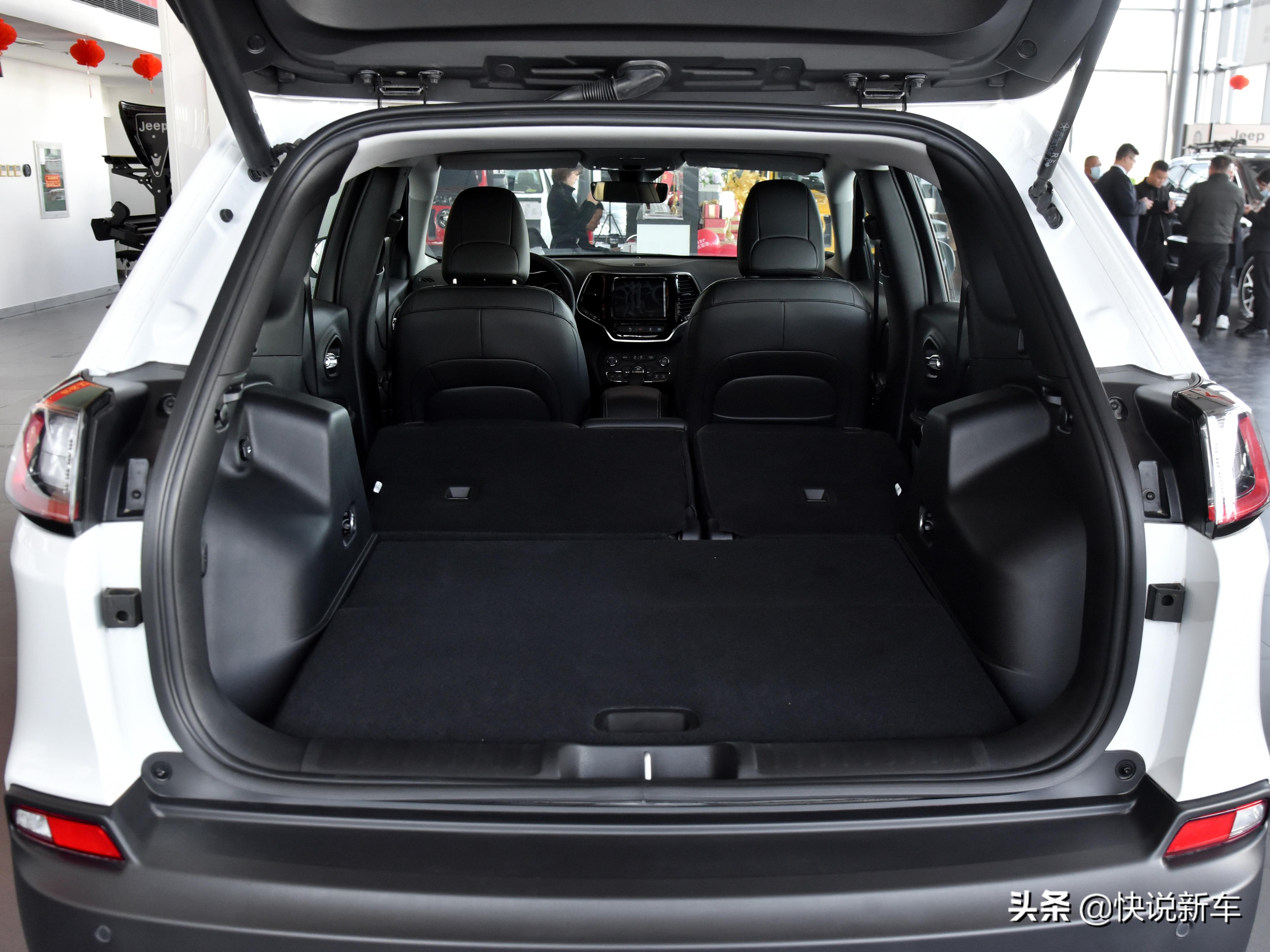 最好的2.5自吸suvjeep自由光,30万级别suv就选jeep自由光