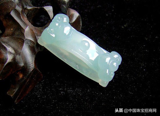 教你如何除掉翡翠首饰上的顽垢,非常有用