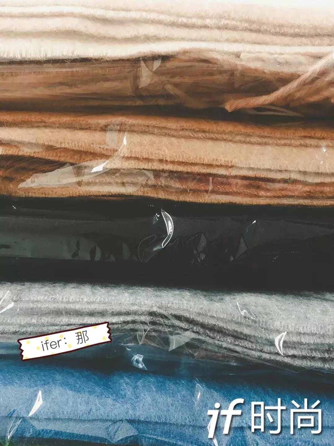 适合羽绒服显脸小围巾的系法,怎么给女生系围巾不会显脸小