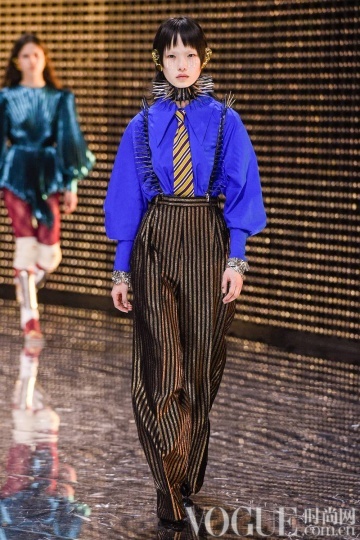 这个夏天，没一件条纹单品怎么行？4种颜色，你pick哪个