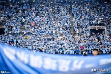 围巾墙足球,足球围巾展示墙