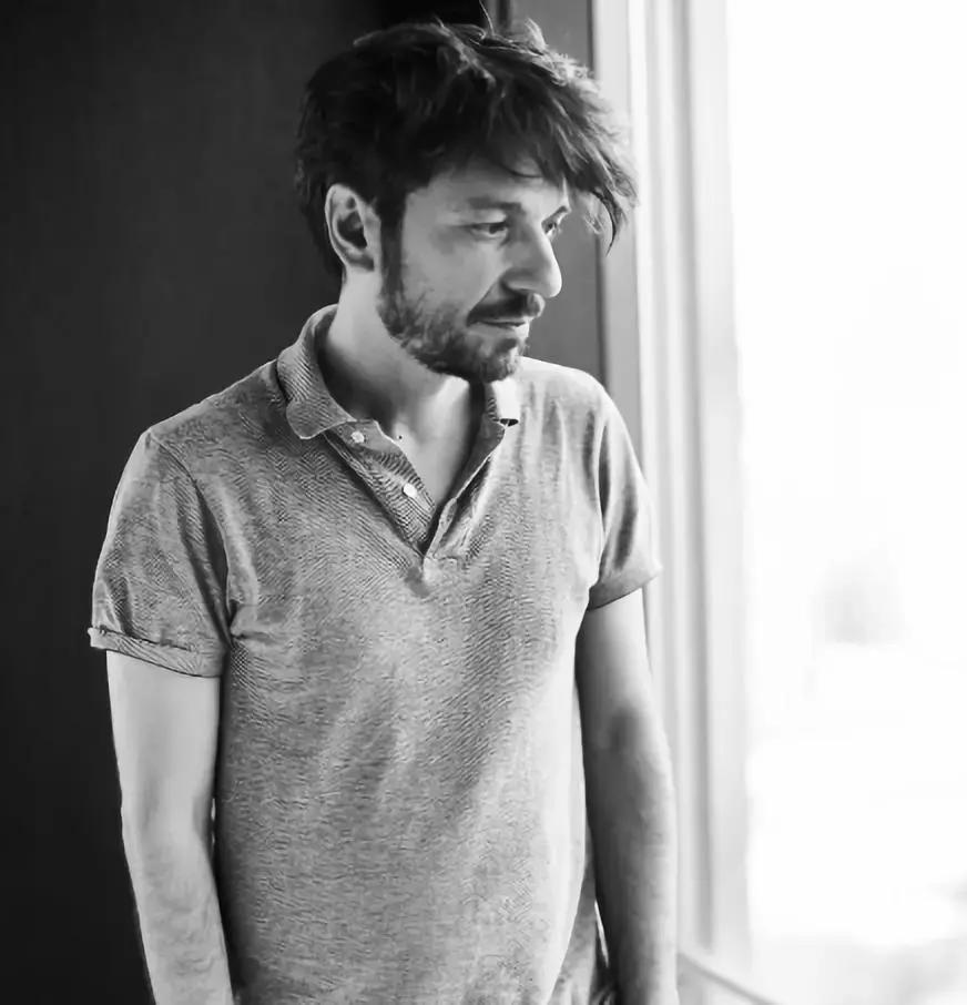 悬疑案件推理电影看不见的客人,西班牙电影看不见的客人