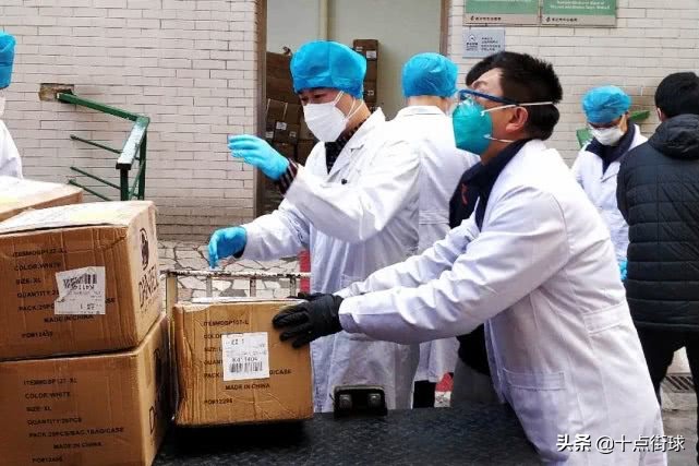 敬佩！郎平刘国梁捐物不留名，易建联更是飞到美国采购上万防护服