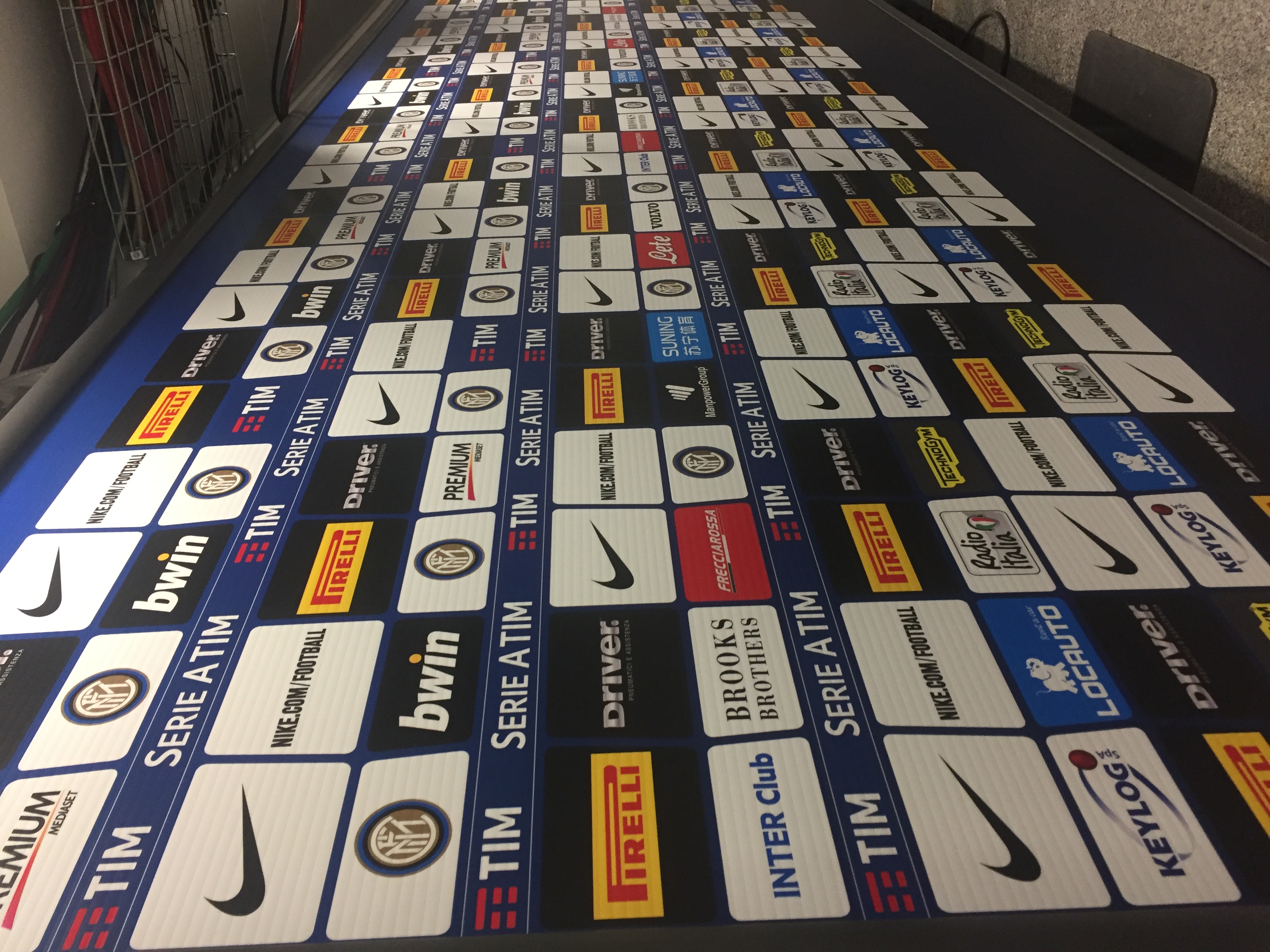 圣西罗红黑军团开场战歌,圣西罗战歌