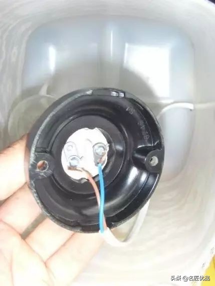 变废为宝矿泉水瓶手工制作机器人,废矿泉水瓶利用手工制作大全图片